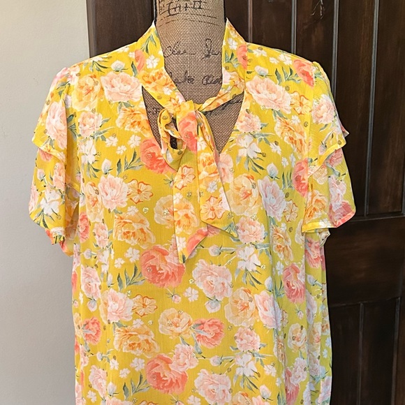 a love story Tops - Lovely yellow floral blouse-New with tag!